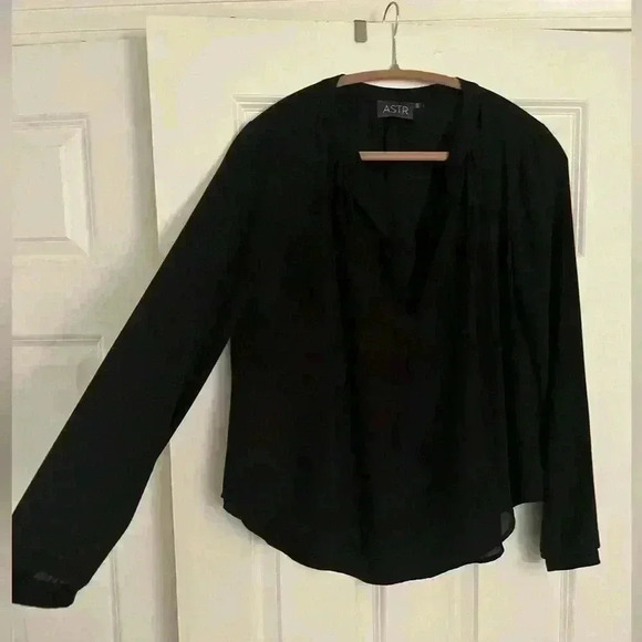 ASTR Blouse - Picture 1 of 5
